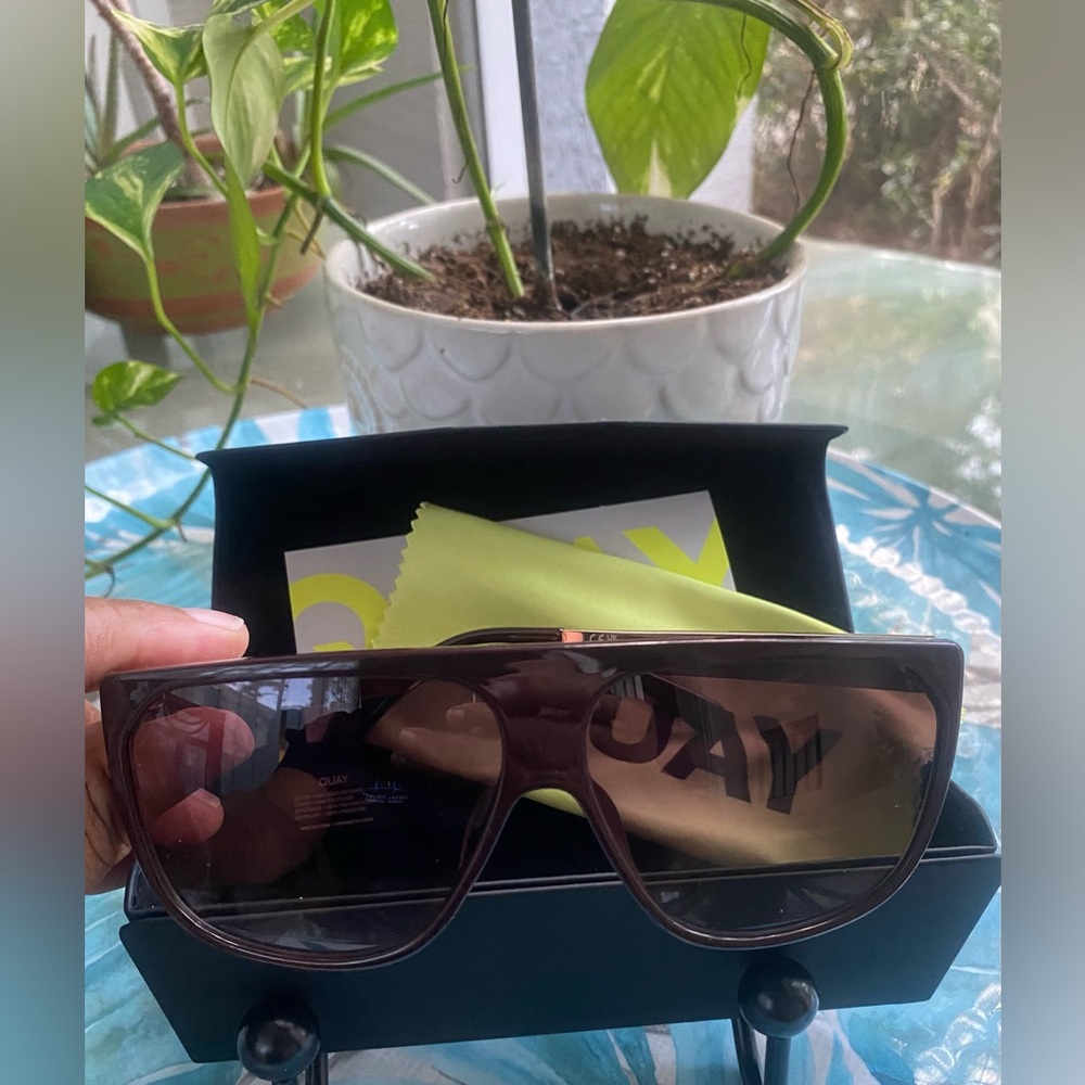 Quay Australia No Curfew Oversized Sunglasses with Case - Picture 12 of 13